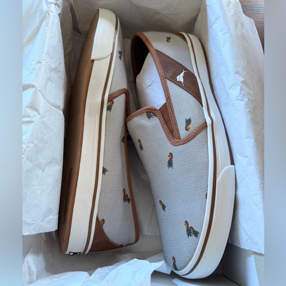 Tommy Bahama Men’s Loafers - Picture 3 of 9